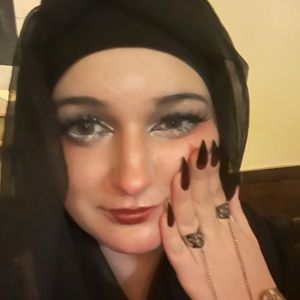 Meet your Posher, Mina